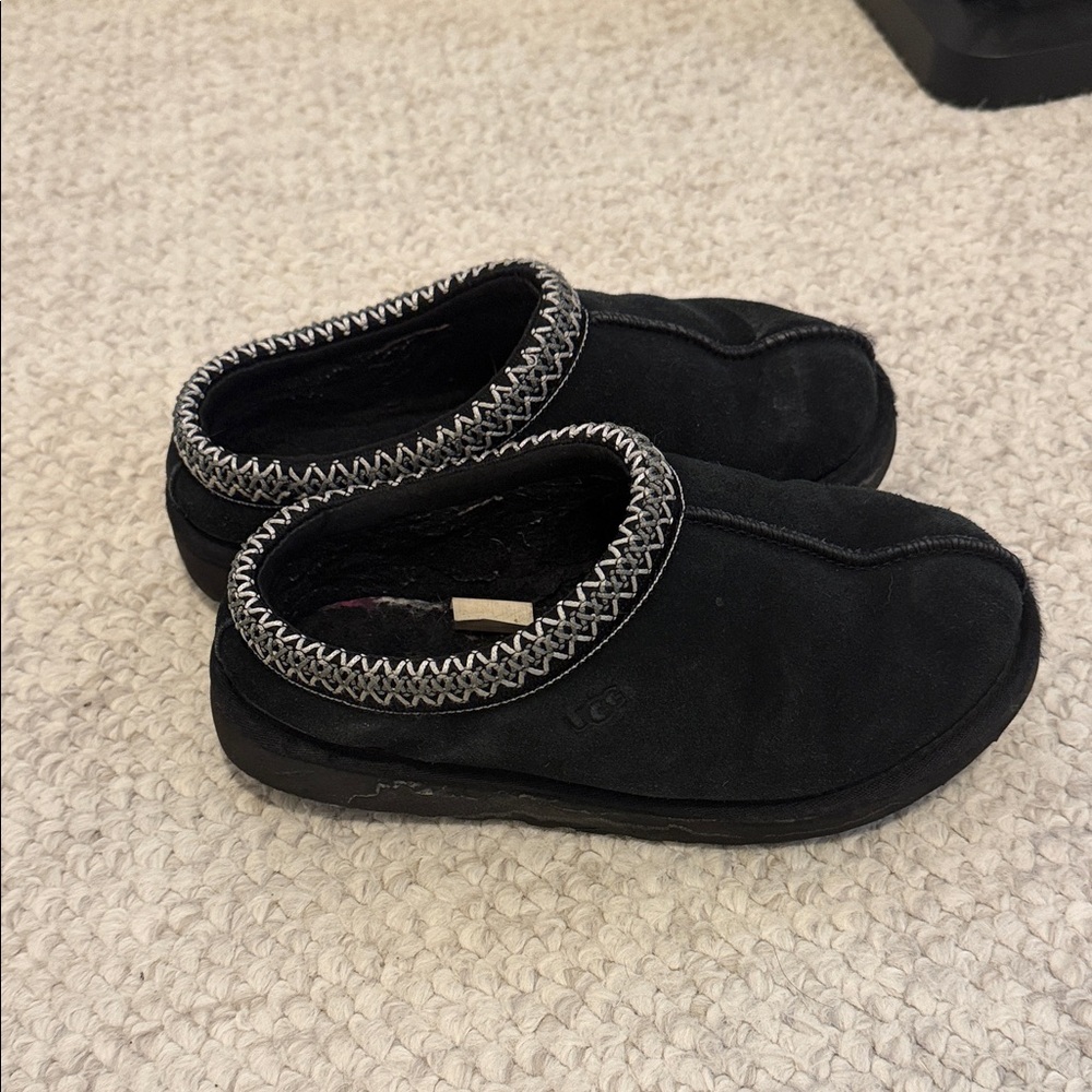 Ugg Tazman Black Slip-On Shoes with Zigzag Trim